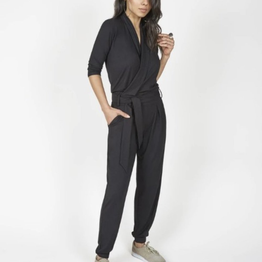 black jumpsuit new XL LES LUNES